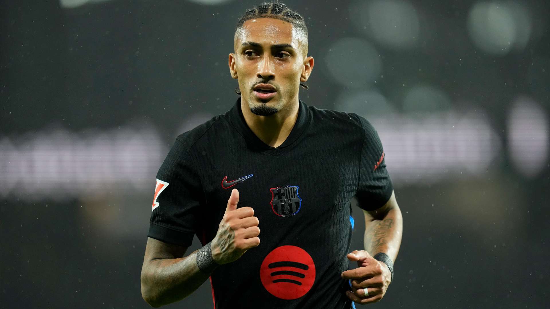 奠定基石 奠定基石