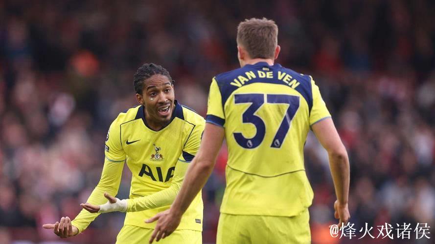 热刺内讧实锤!斯彭斯被换后怒怼弗兰克,师徒已是二次翻脸 热刺内讧实锤!斯彭斯被换后怒怼弗兰克,师徒已是二次翻脸